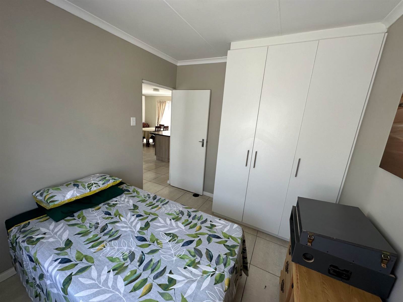 2 Bed Townhouse in Glenroy Park photo number 15