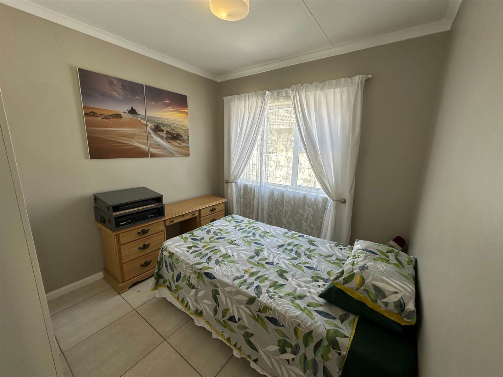 2 Bed Townhouse in Glenroy Park photo number 14