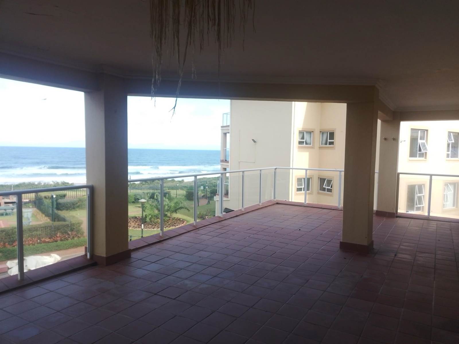 3 Bed Apartment in Illovo Beach photo number 23