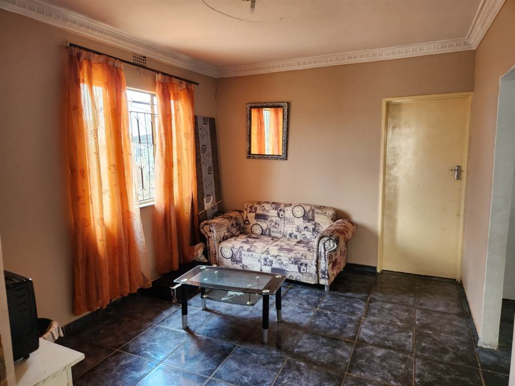 3 Bed House in Tembisa photo number 17