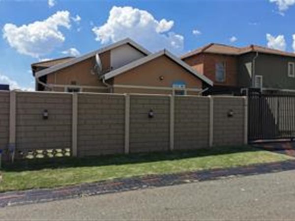 3 Bedroom House 3 Bedroom House