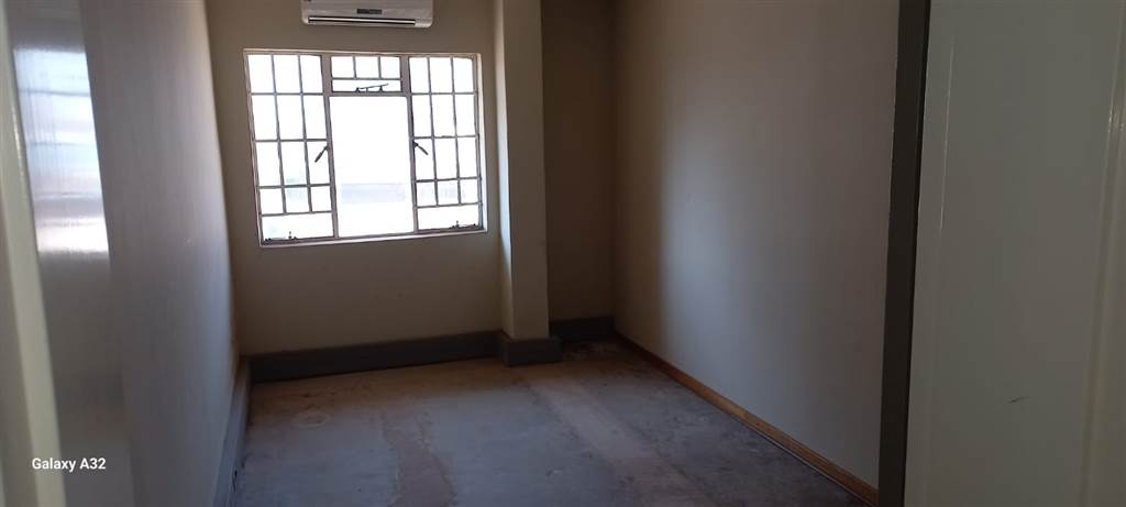 900  m² Commercial space in Louis Trichardt photo number 14
