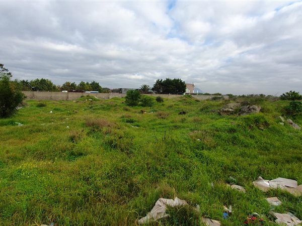 4 053 m² Land