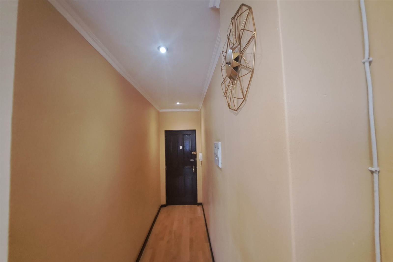 1 Bed Apartment in Johannesburg Central photo number 9