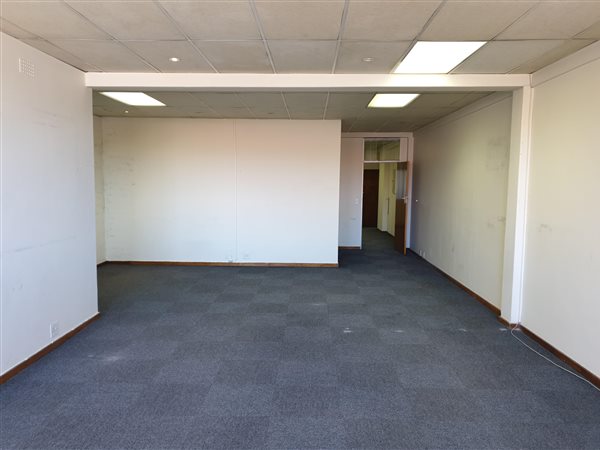 180  m² Commercial space