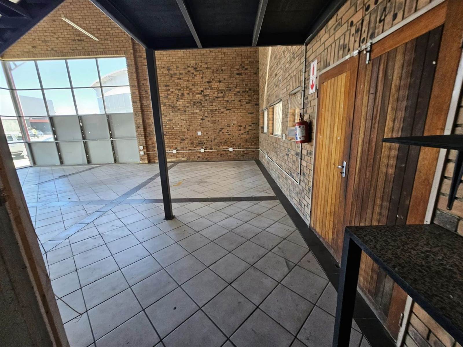 150  m² Commercial space in Secunda photo number 10