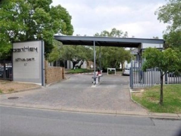 239  m² Commercial space in Rivonia
