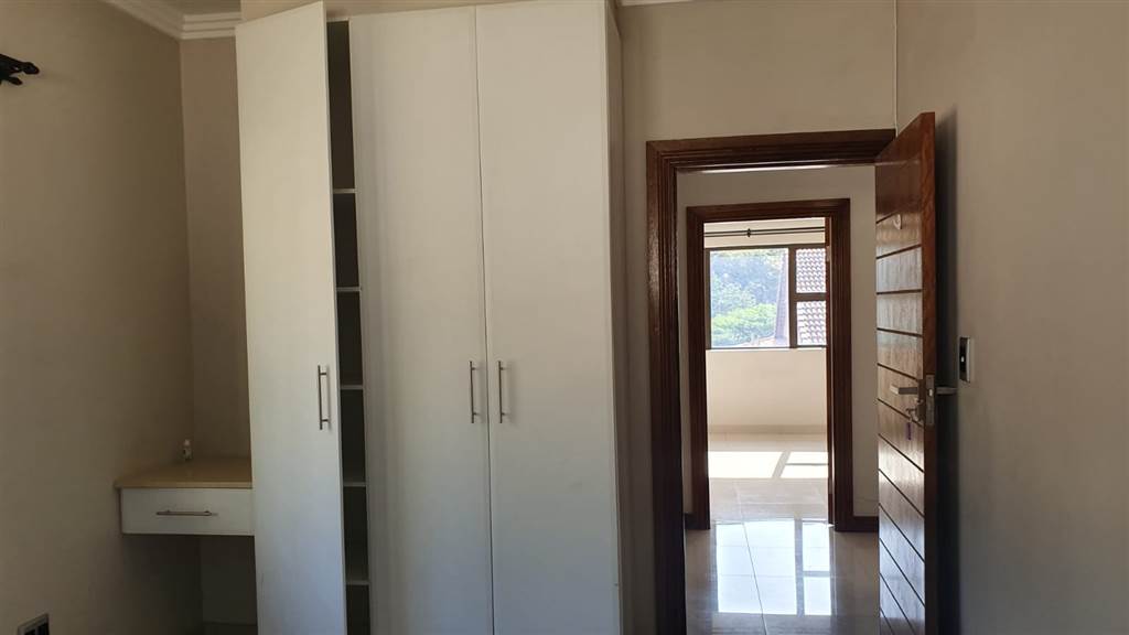 3 Bed Apartment in Umgeni Park photo number 4