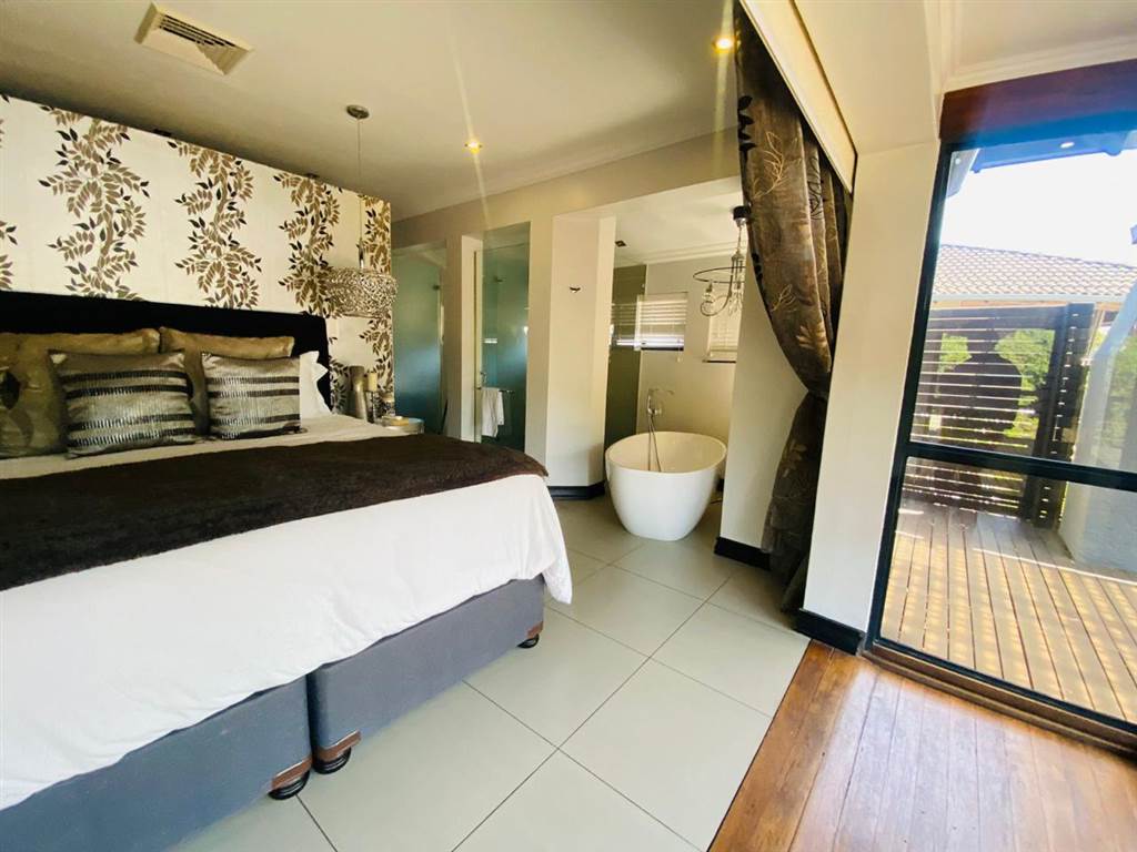 5 Bed House in Mzingazi Golf Estate photo number 29