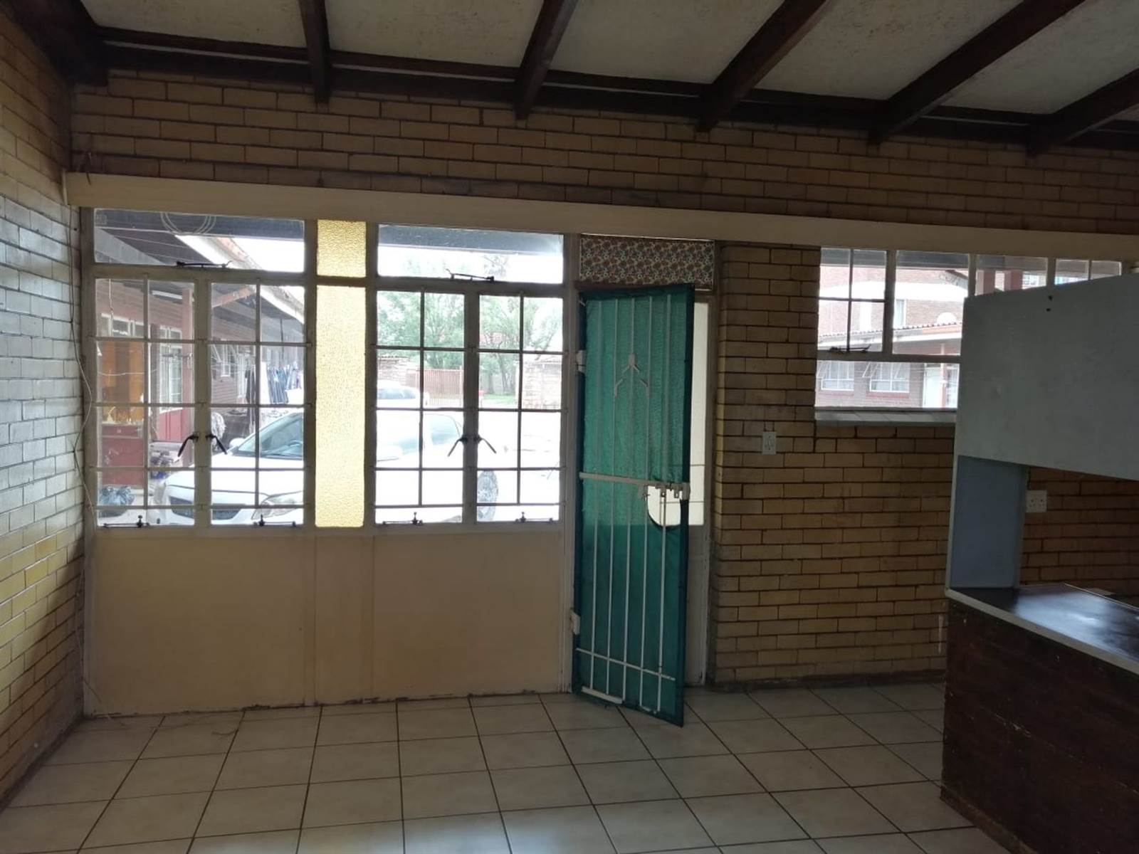 1 Bed Apartment in Vereeniging Central photo number 2