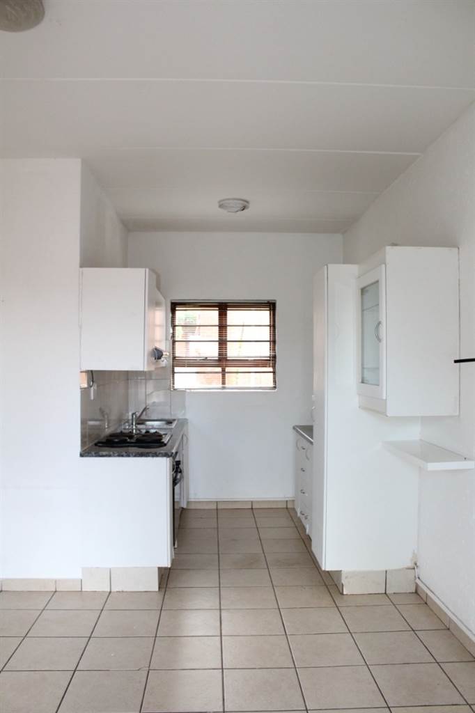 2 Bed Apartment in Amorosa photo number 6
