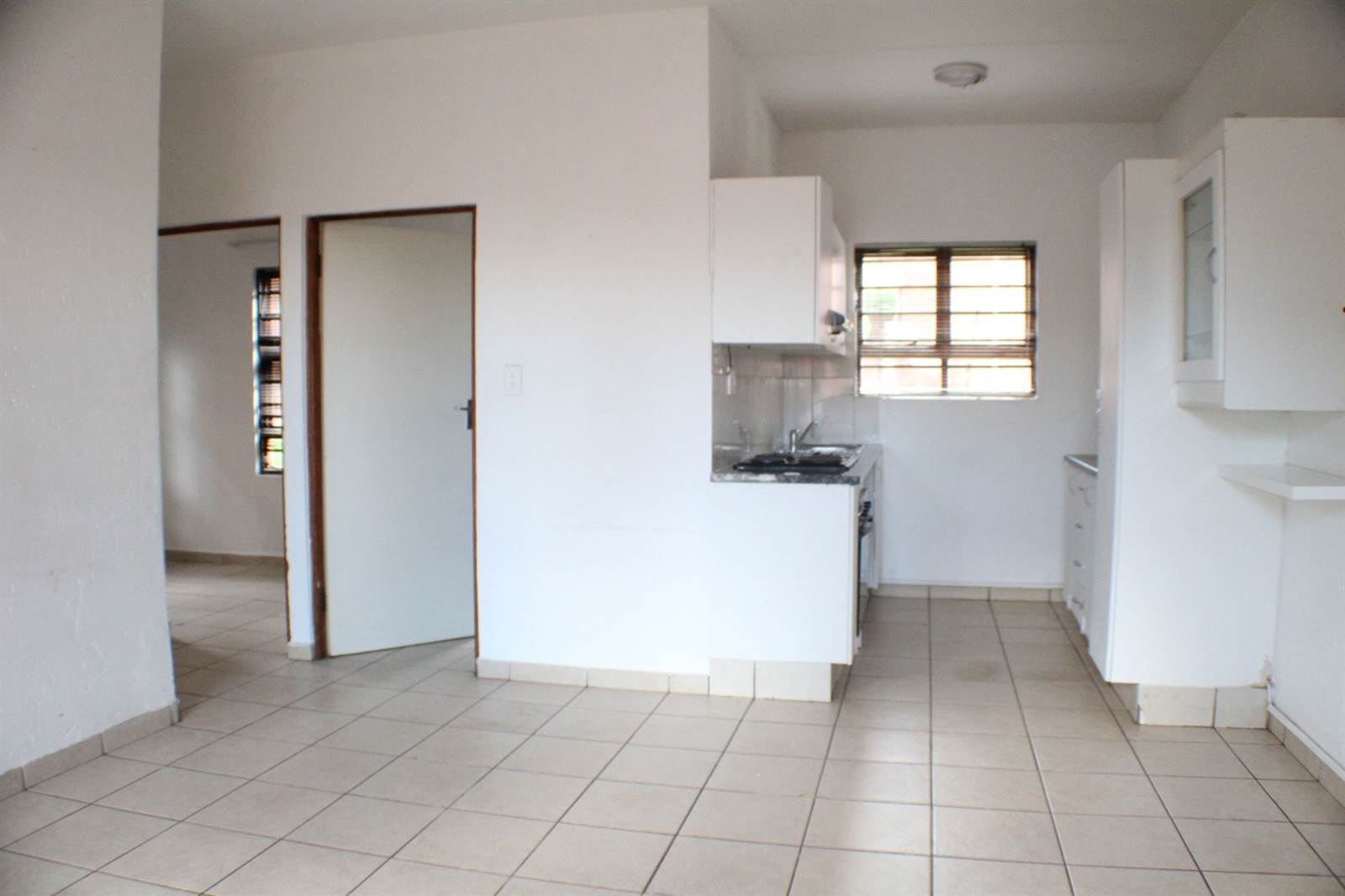 2 Bed Apartment in Amorosa photo number 2