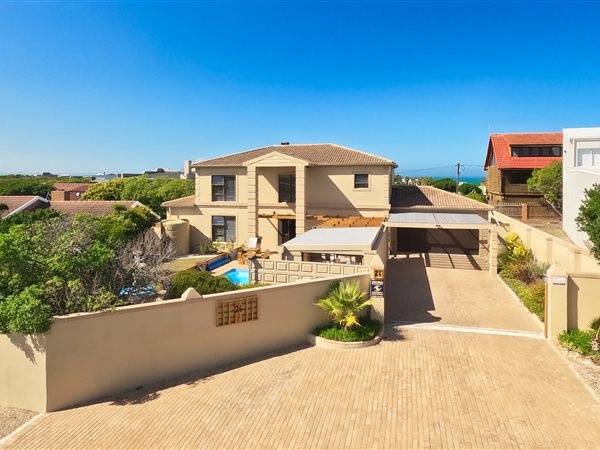 4 Bedroom House 4 Bedroom House