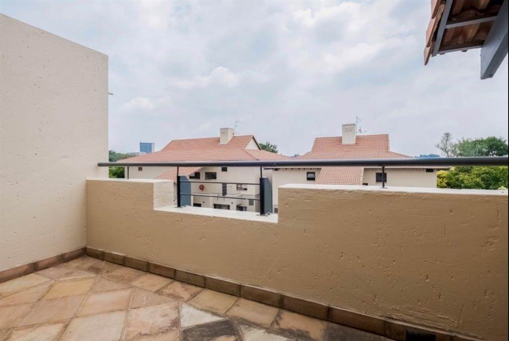 3 Bed Apartment in Sandton City photo number 25