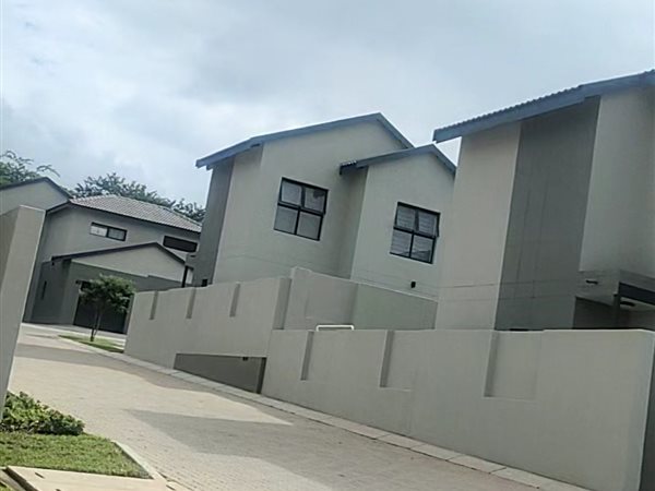 3 Bedroom Townhouse 3 Bedroom Townhouse