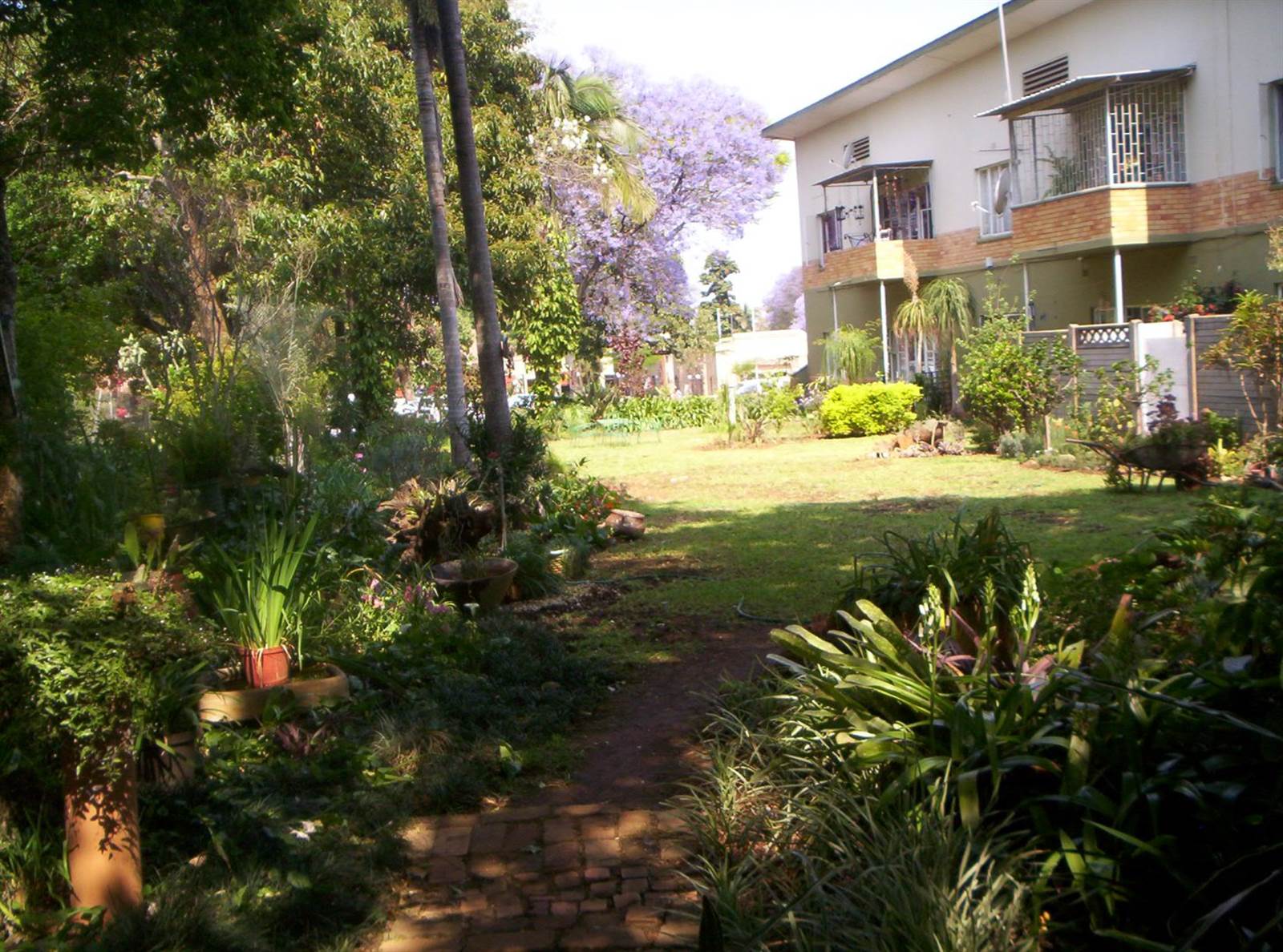 2 Bed Townhouse in Louis Trichardt photo number 2