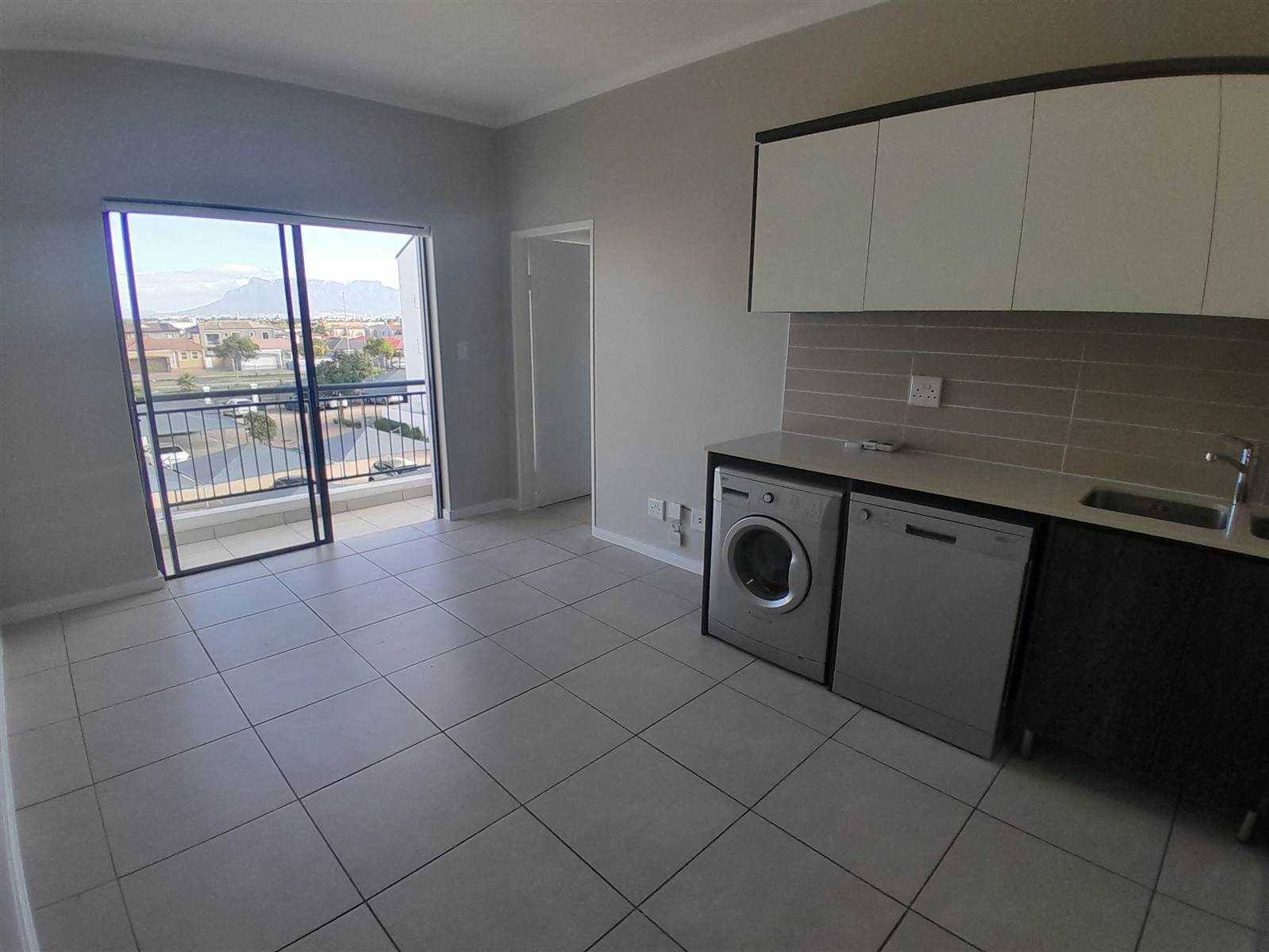 1 Bed Apartment in Parklands North photo number 2