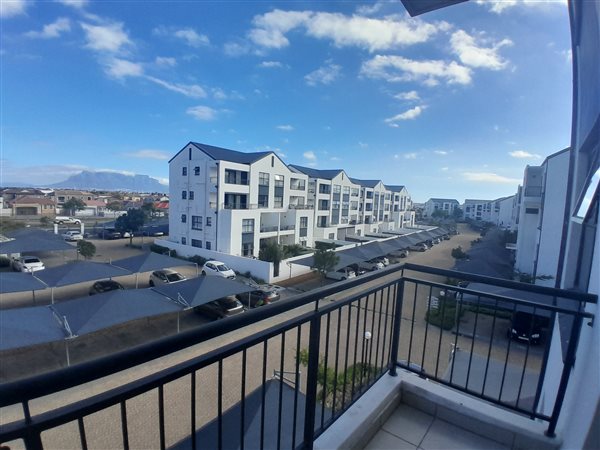 1 Bed Apartment in Parklands North