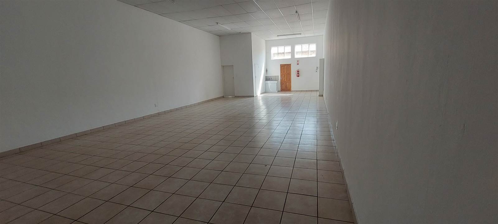 130  m² Commercial space in Lydenburg photo number 3