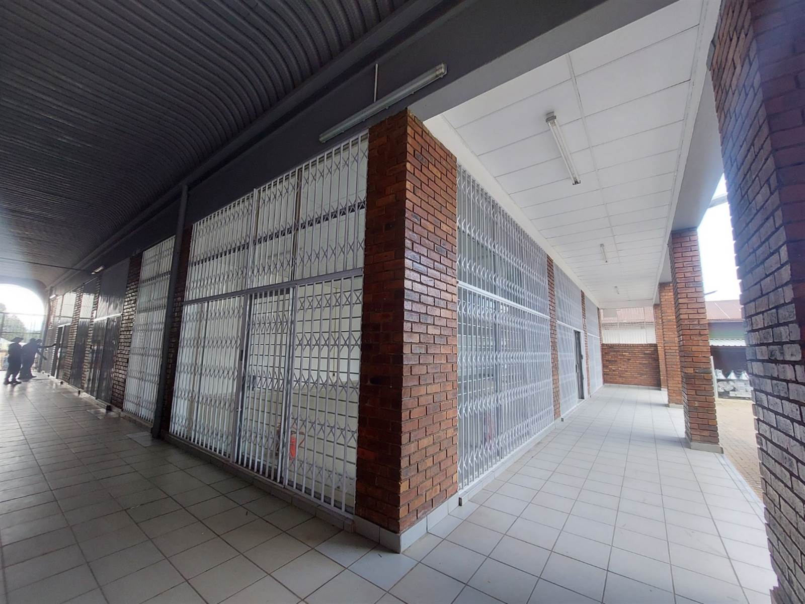 130  m² Commercial space in Lydenburg photo number 2