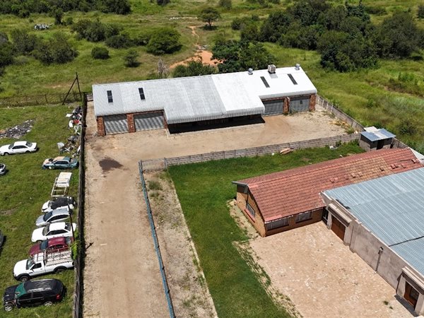 220 m² Industrial space 220 m² Industrial space