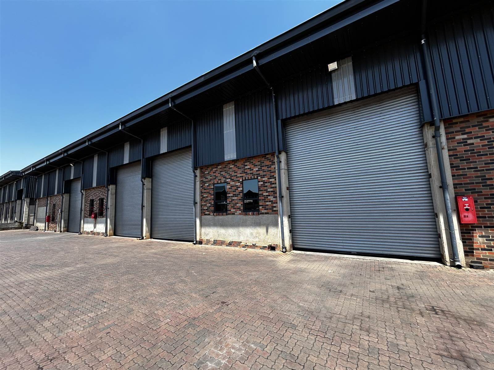 1750  m² Industrial space in Olifantsfontein photo number 1
