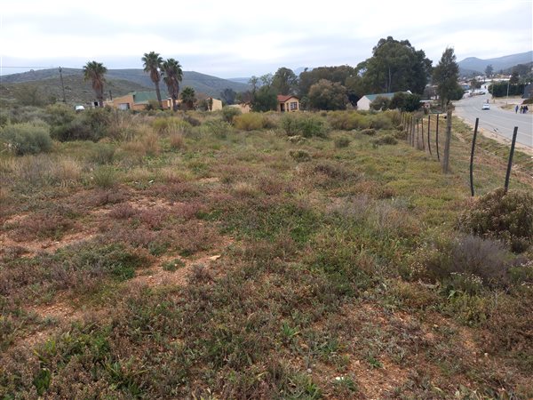 1 813 m² Land 1 813 m² Land