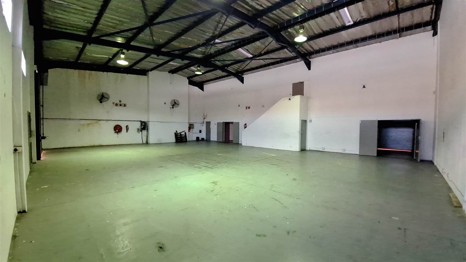 571  m² Industrial space in Eastgate photo number 8