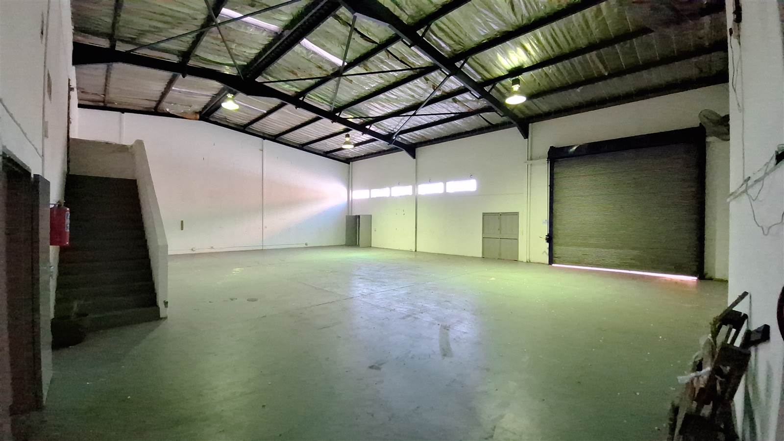 571  m² Industrial space in Eastgate photo number 3