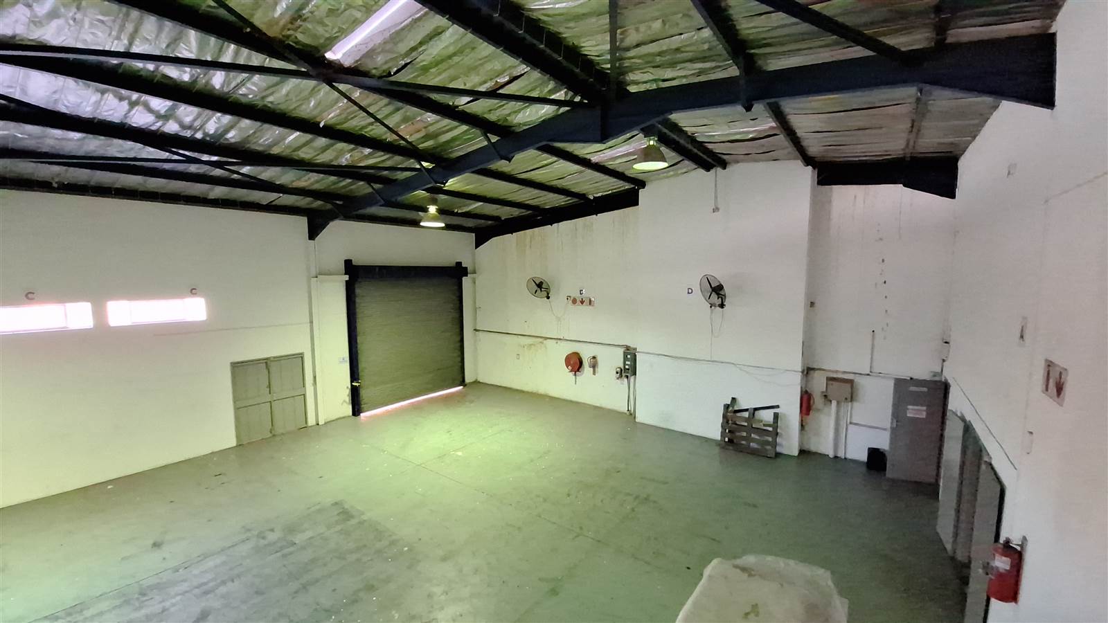 571  m² Industrial space in Eastgate photo number 2