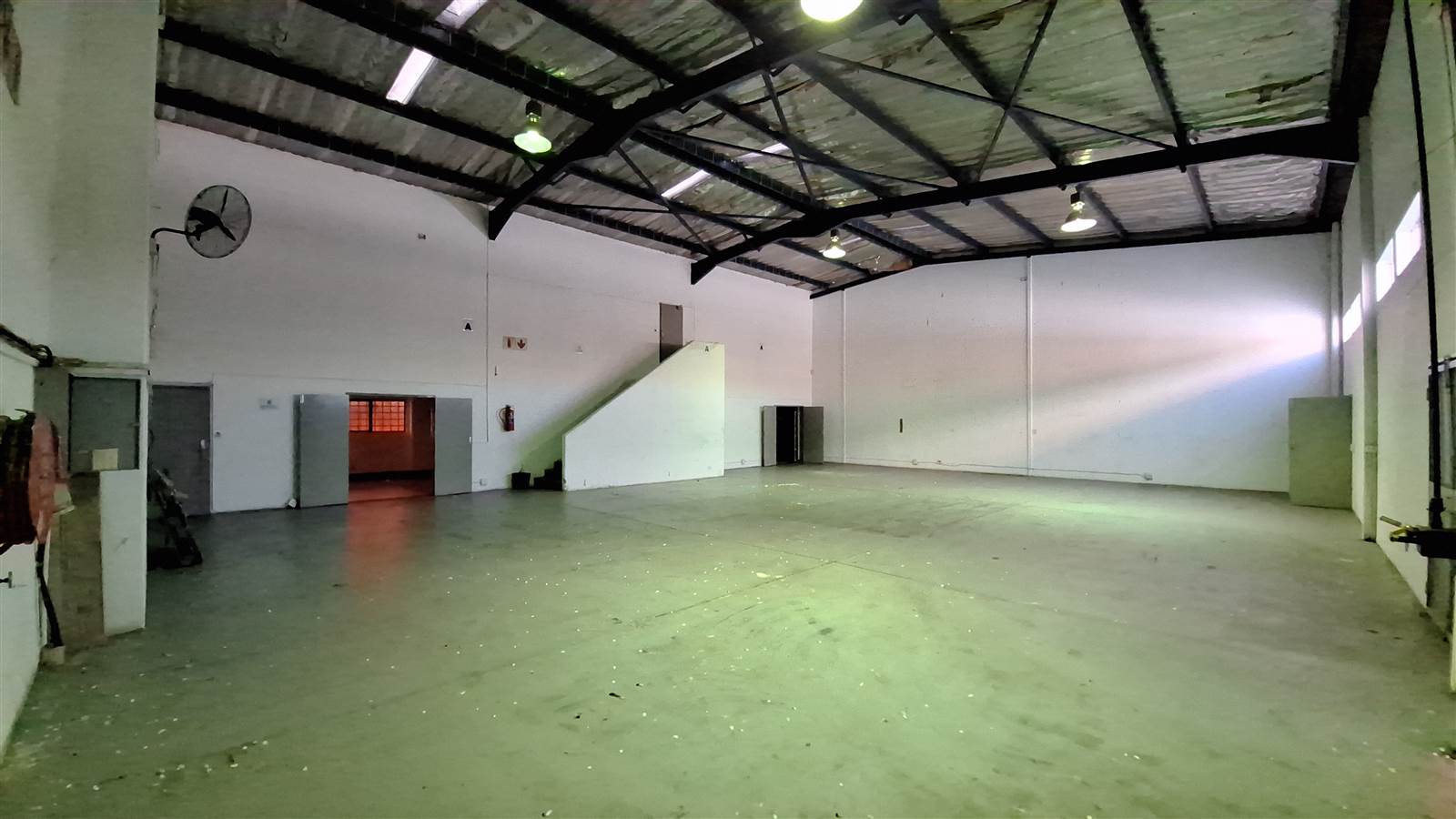 571  m² Industrial space in Eastgate photo number 5