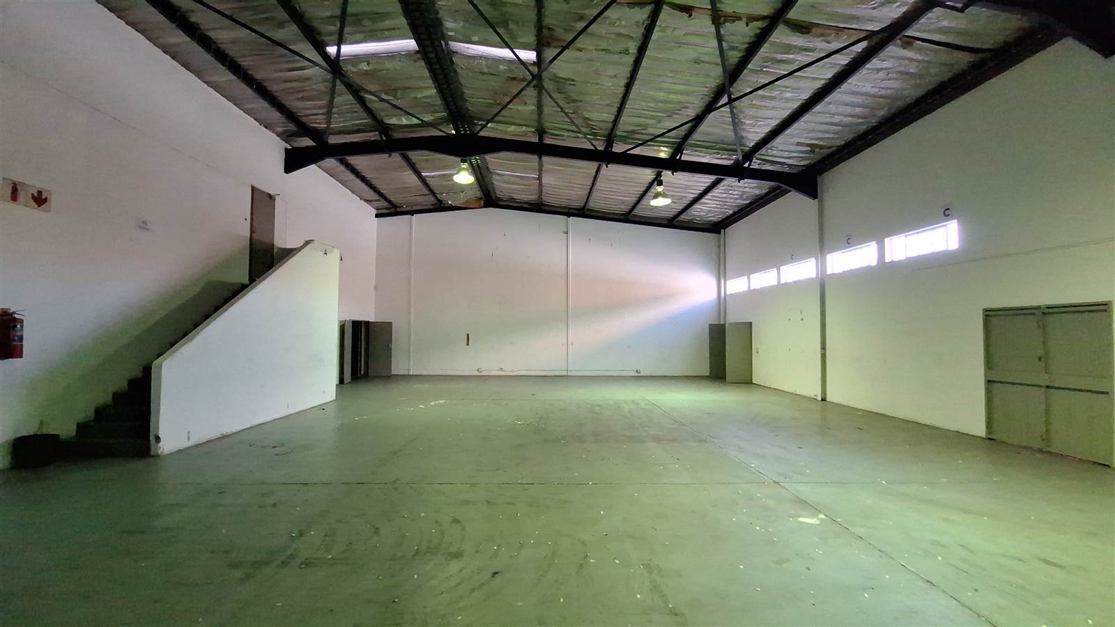 571  m² Industrial space in Eastgate photo number 4