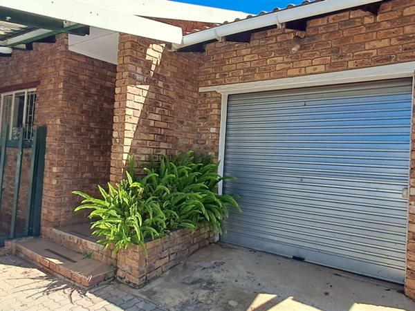 2 Bedroom Townhouse 2 Bedroom Townhouse