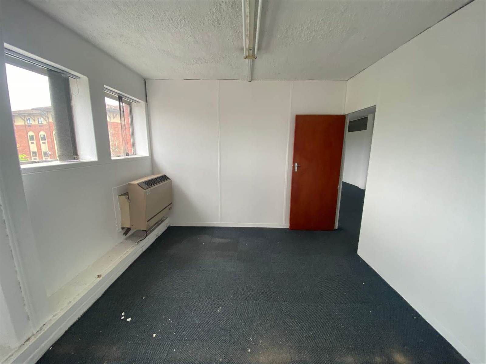 350  m² Office Space in Pinetown Central photo number 8
