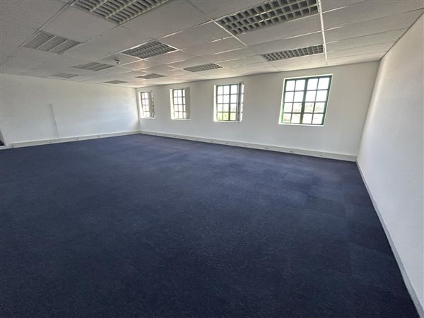 1090.72998046875  m² Office Space in Claremont