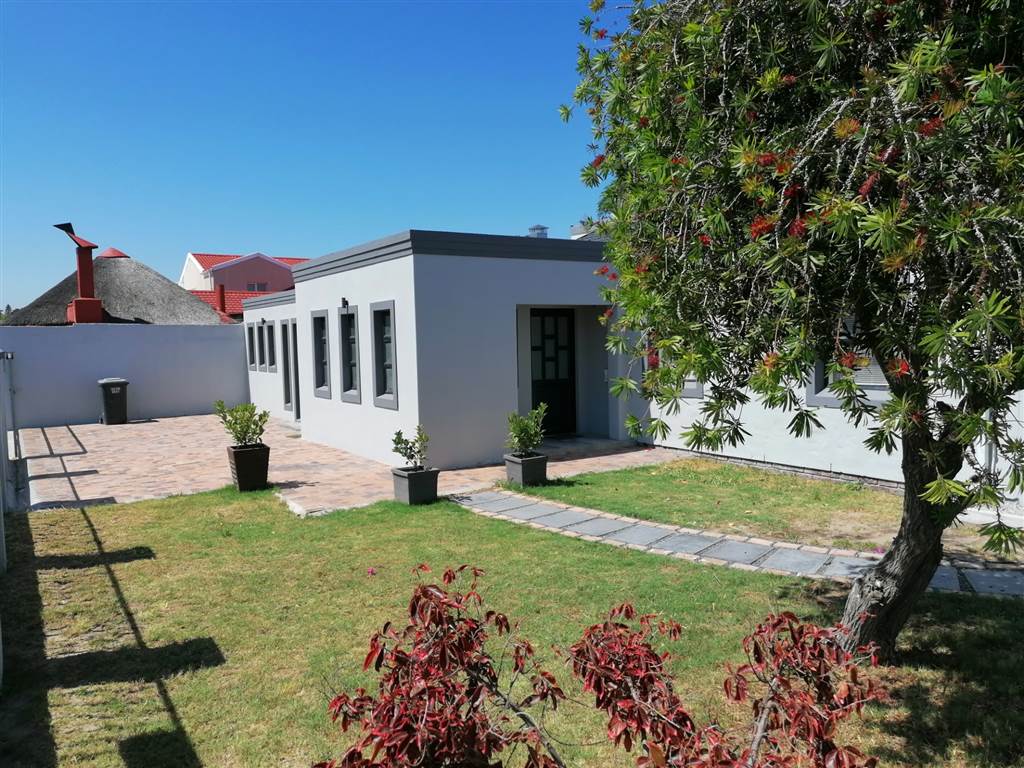 4 Bed House to rent in Bothasig RR3670001 Private Property