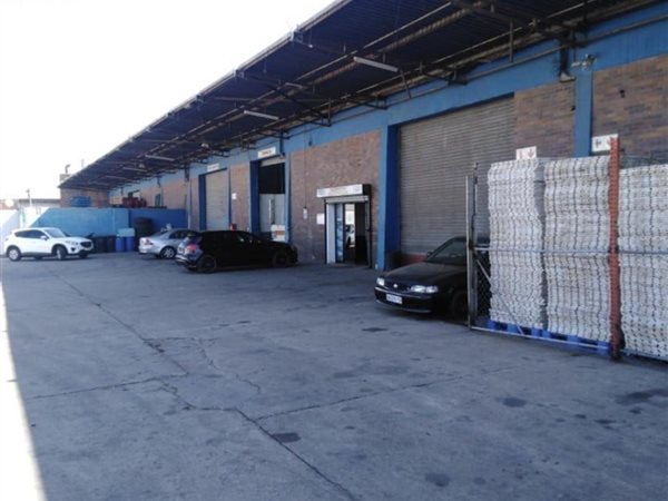 5300  m² Industrial space in Trojan