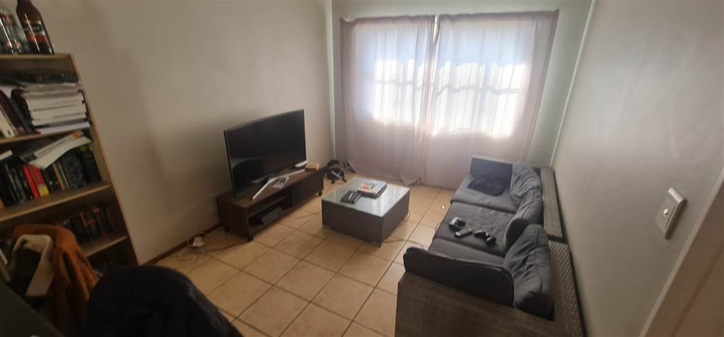 1 Bed Apartment in Rietfontein photo number 3