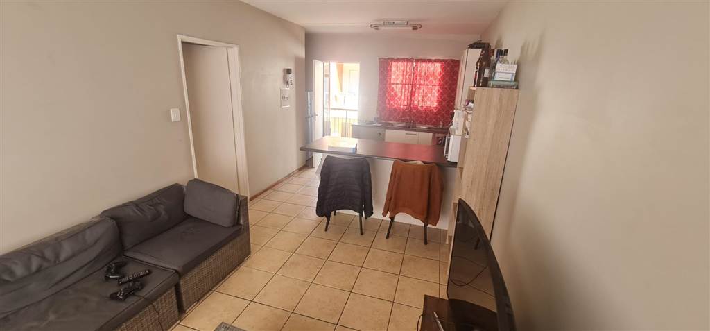 1 Bed Apartment in Rietfontein photo number 4