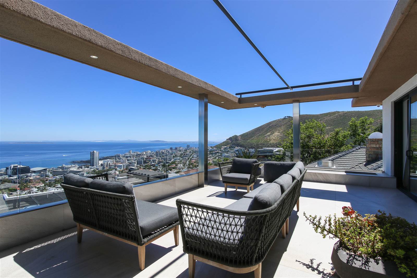 5 Bed House in Fresnaye photo number 26