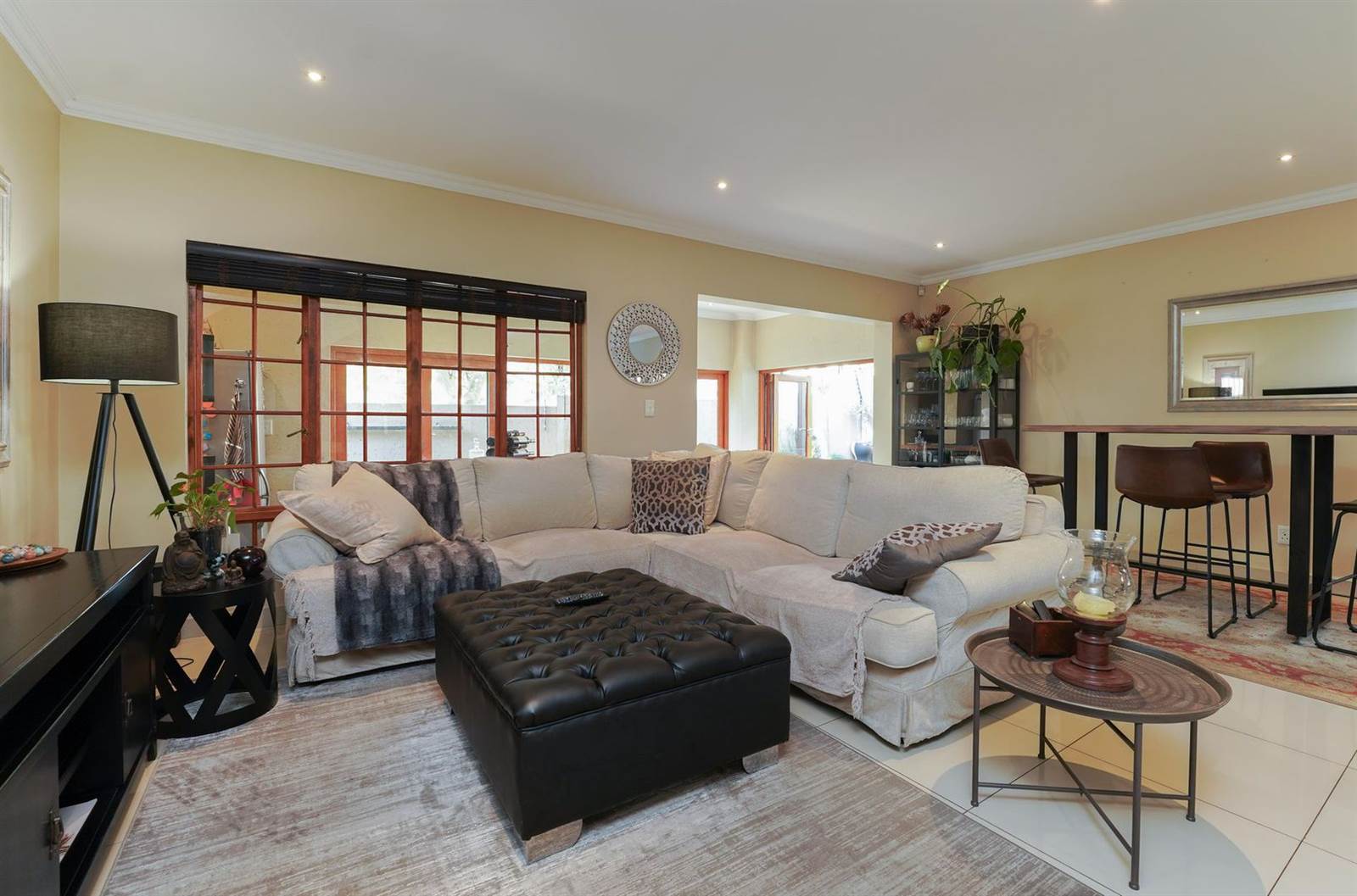 5 Bed House in Douglasdale photo number 3