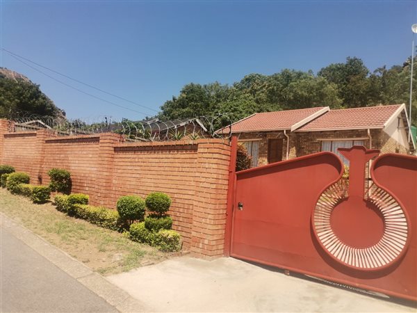 4 Bedroom House 4 Bedroom House