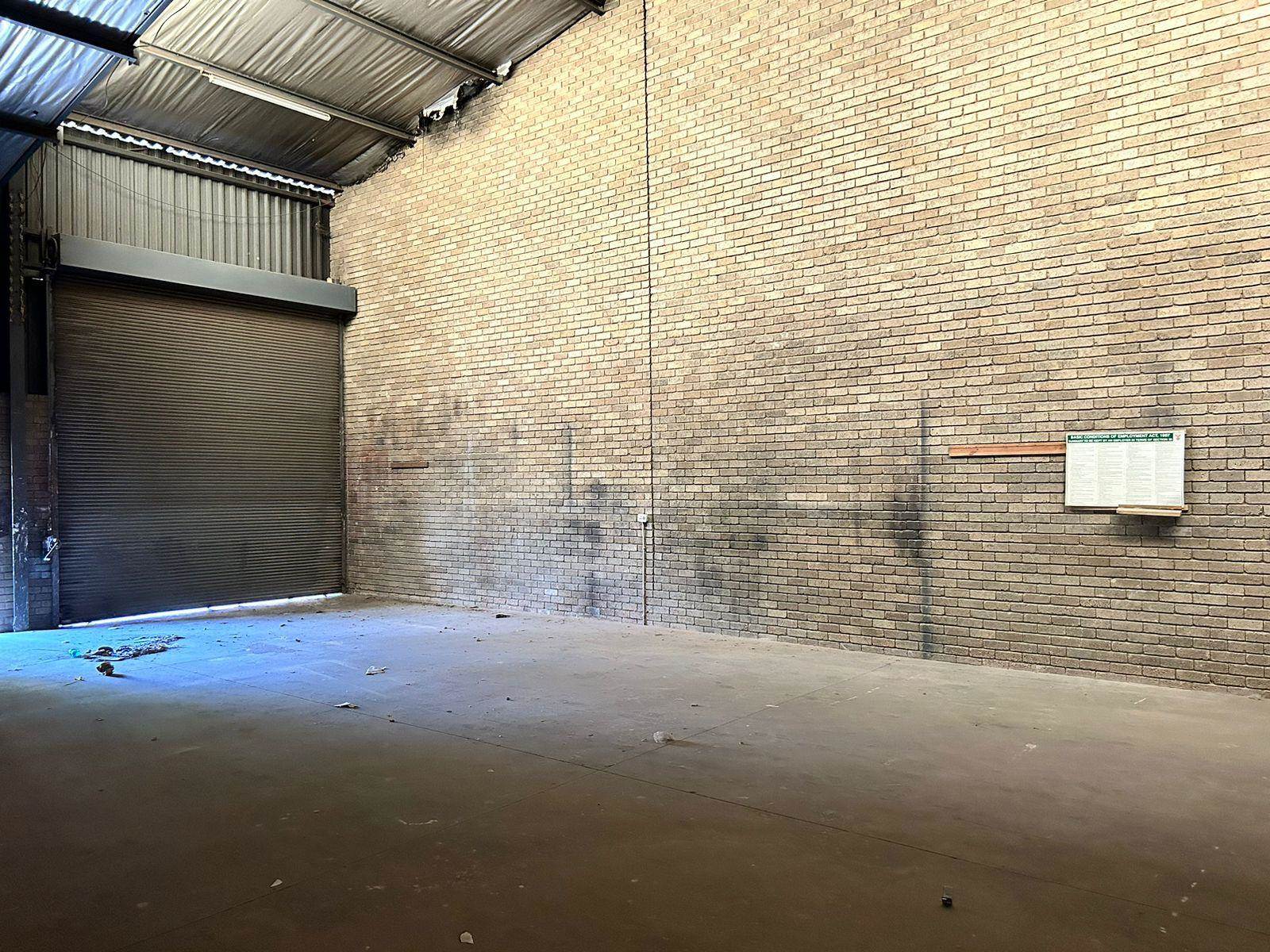 165  m² Industrial space in Lombardy West photo number 12