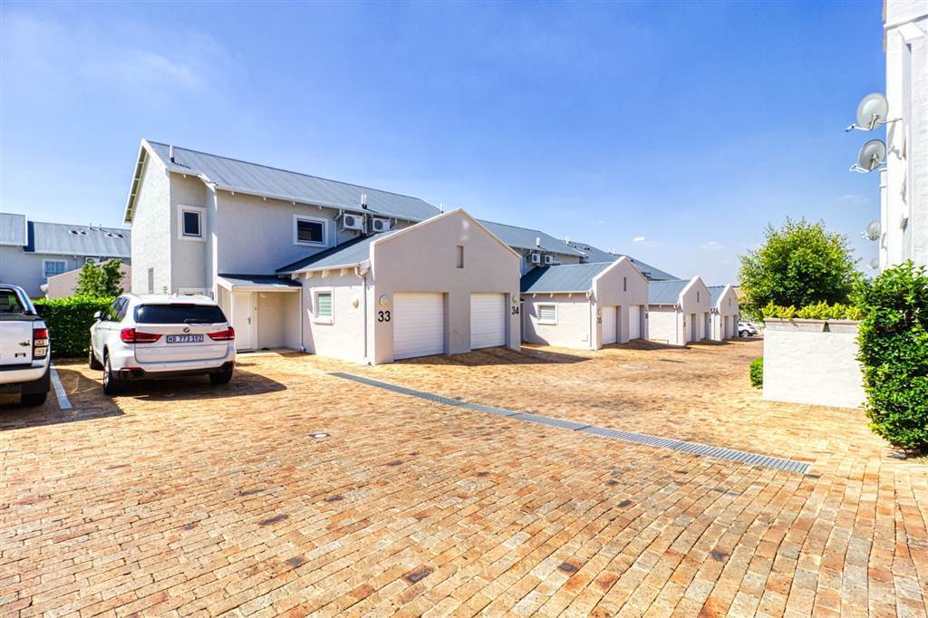 3 Bed Townhouse in Sandown photo number 15
