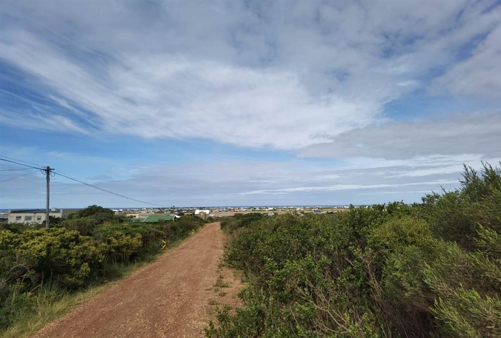 7731 m² Land available in Bettys Bay photo number 2