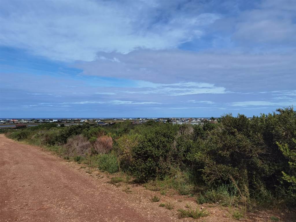7731 m² Land available in Bettys Bay photo number 9