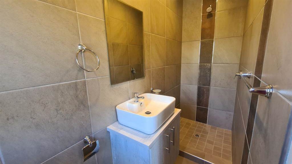 3 Bed Apartment in Secunda photo number 16