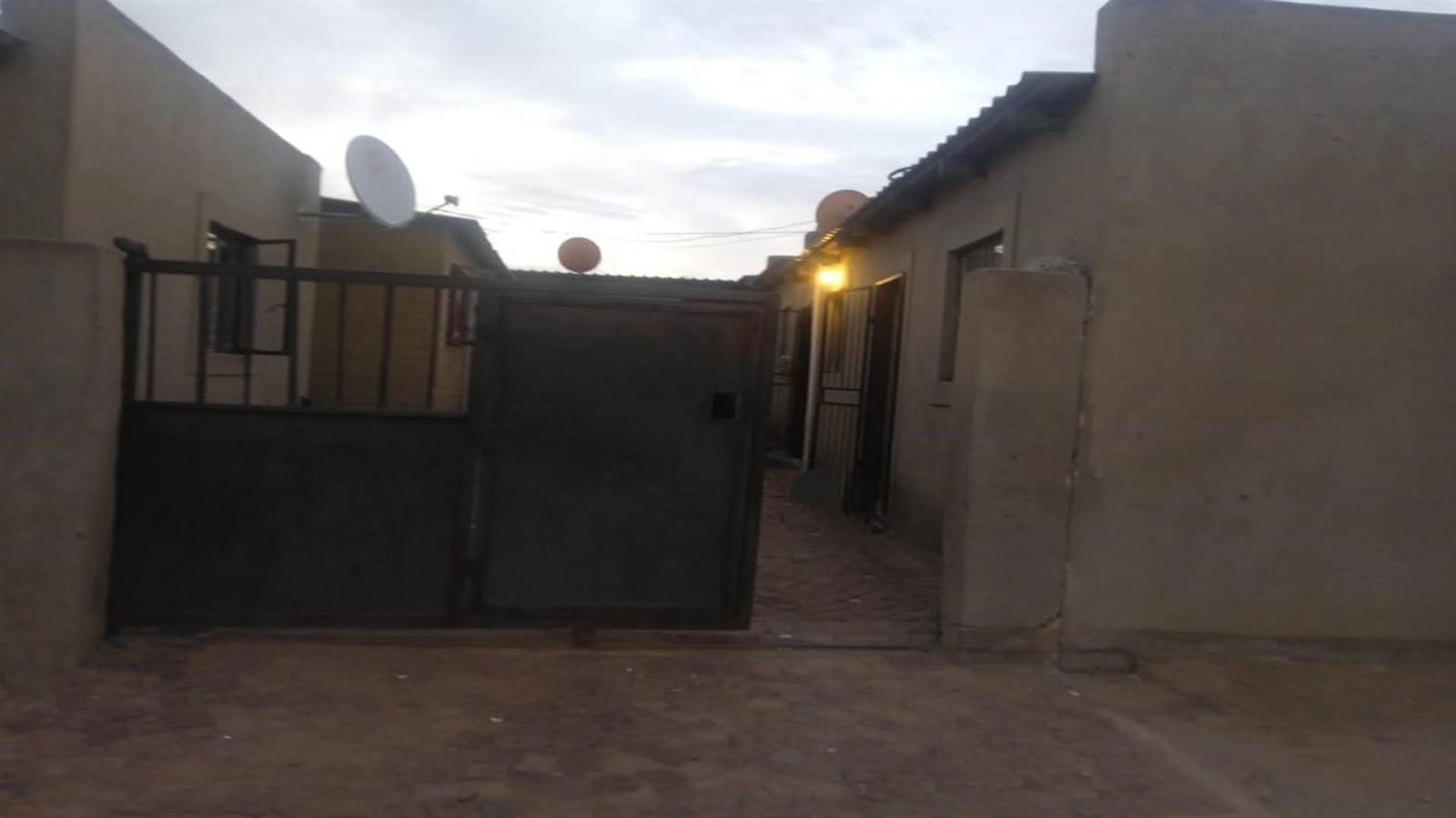 11 Bed House in Benoni CBD photo number 2