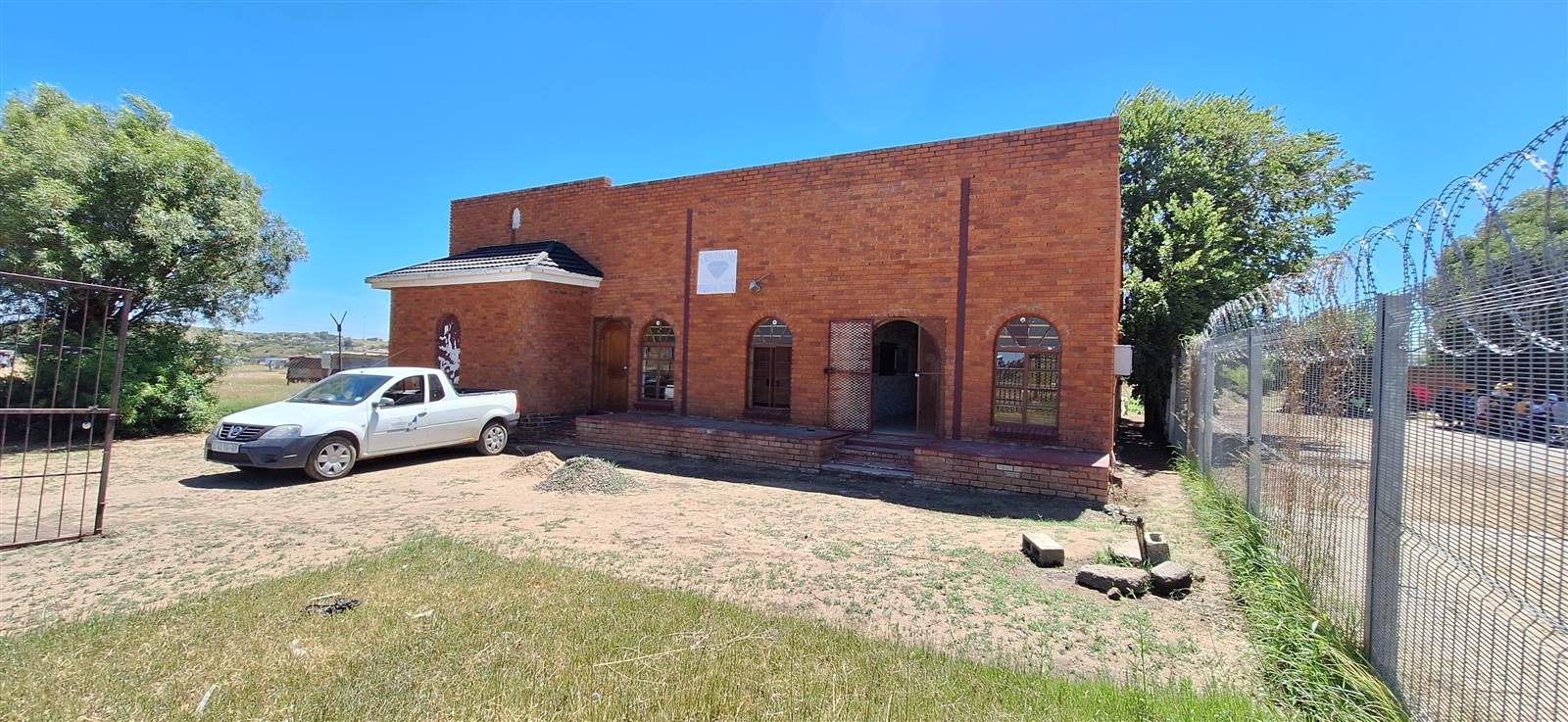 350  m² Commercial space in Botshabelo photo number 2