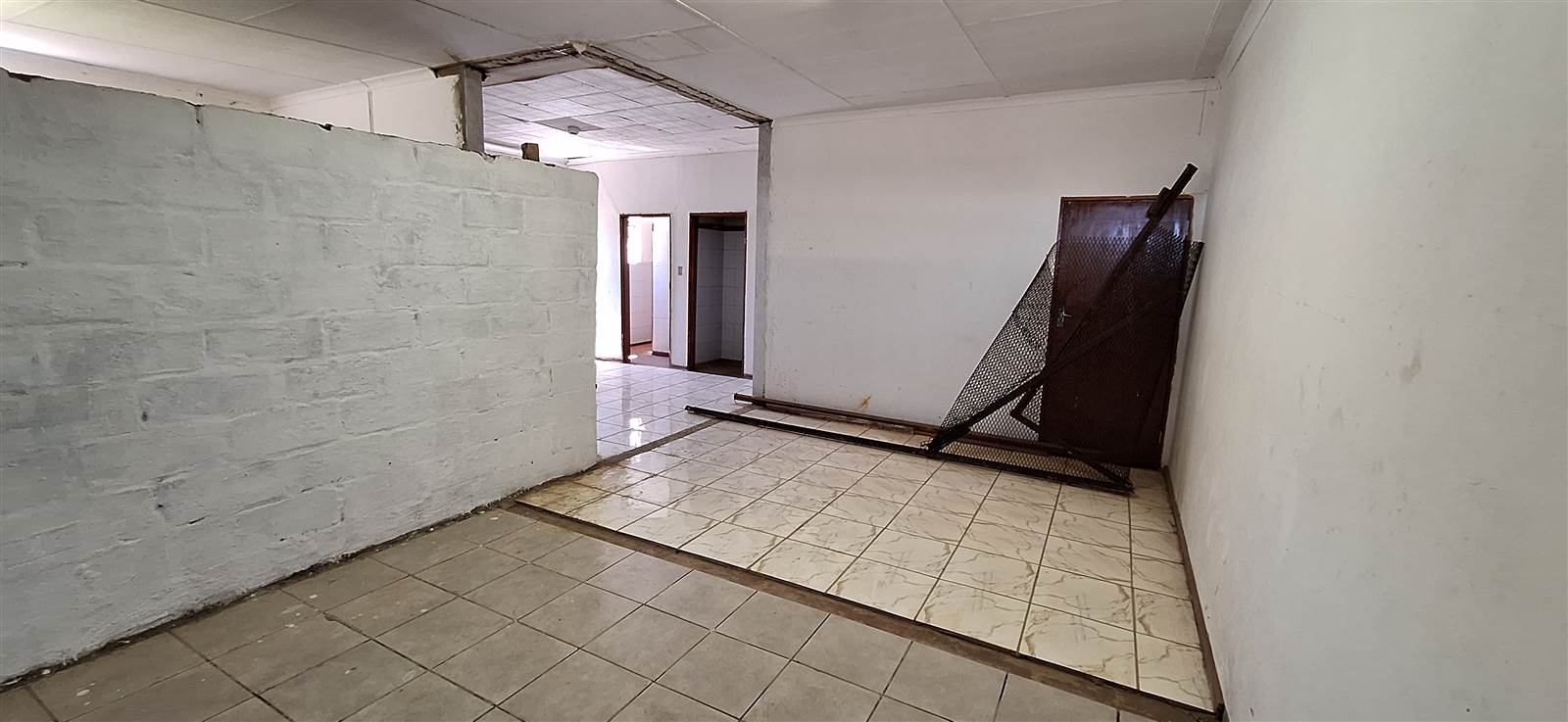 350  m² Commercial space in Botshabelo photo number 8